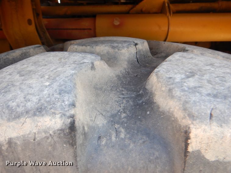 image for item DJ0490 1989 Caterpillar D300B  haul truck