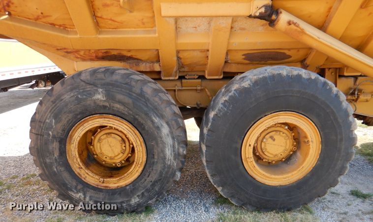 image for item DJ0490 1989 Caterpillar D300B  haul truck