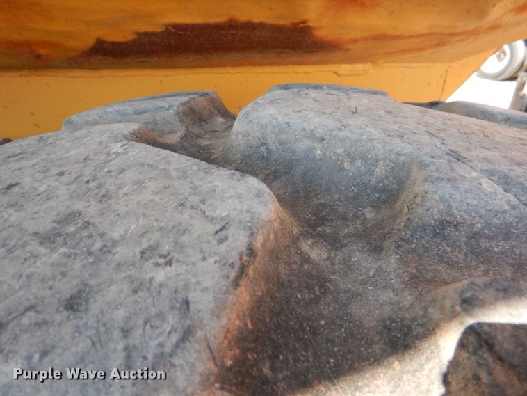 image for item DJ0490 1989 Caterpillar D300B  haul truck