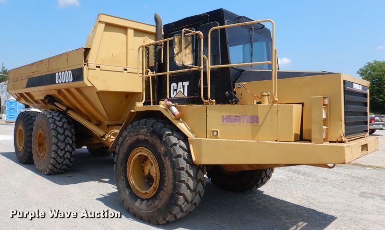 image for item DJ0491 1993 Caterpillar D300D  articulated haul truck