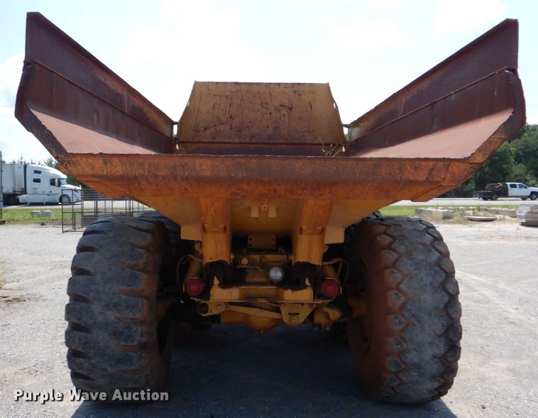 image for item DJ0491 1993 Caterpillar D300D  articulated haul truck