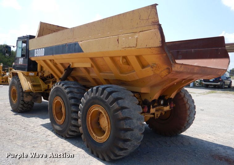 image for item DJ0491 1993 Caterpillar D300D  articulated haul truck