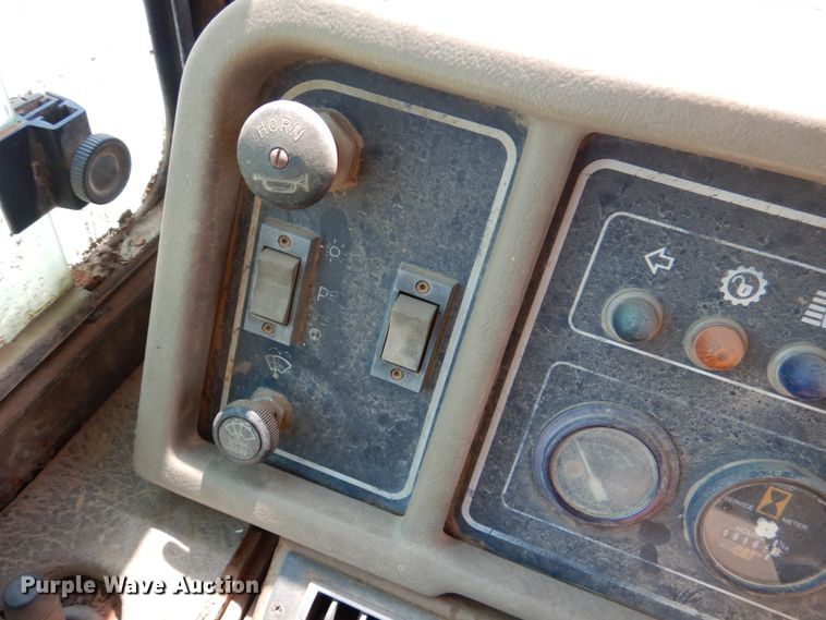 image for item DJ0491 1993 Caterpillar D300D  articulated haul truck