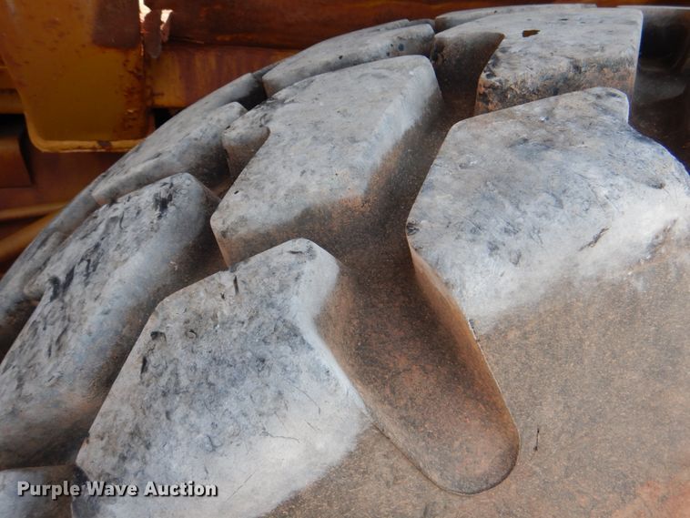 image for item DJ0491 1993 Caterpillar D300D  articulated haul truck