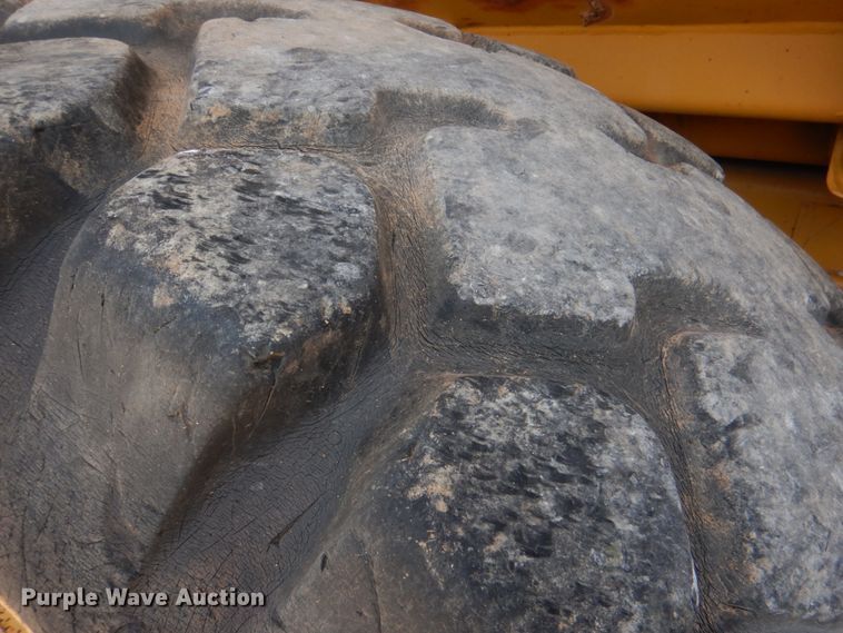 image for item DJ0491 1993 Caterpillar D300D  articulated haul truck