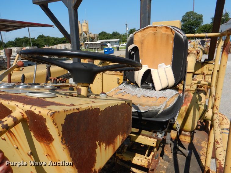 image for item DJ0492 1990 Caterpillar SS-250  soil stabilizer