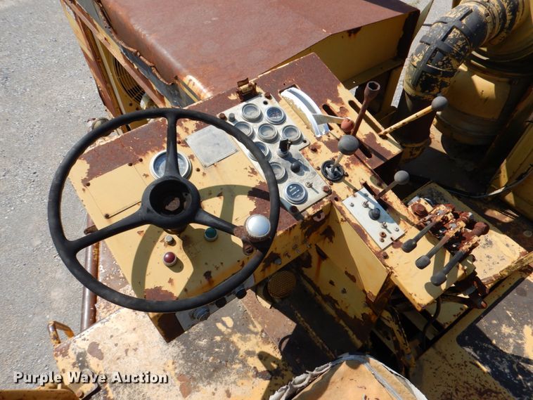 image for item DJ0492 1990 Caterpillar SS-250  soil stabilizer