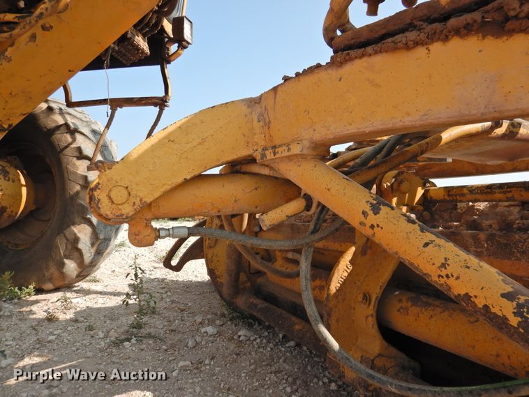 image for item DK2396 1977 Caterpillar 120G  motor grader