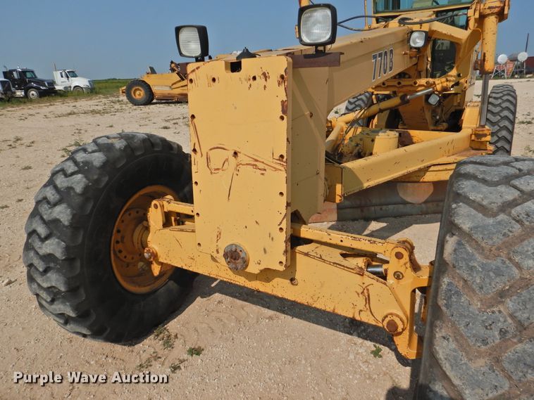 image for item DK2397 1994 John Deere 770B  motor grader