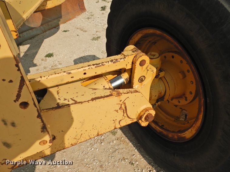 image for item DK2397 1994 John Deere 770B  motor grader