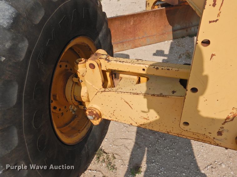 image for item DK2397 1994 John Deere 770B  motor grader