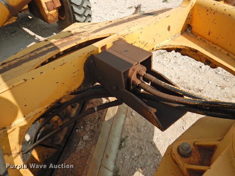 image for item DK2397 1994 John Deere 770B  motor grader