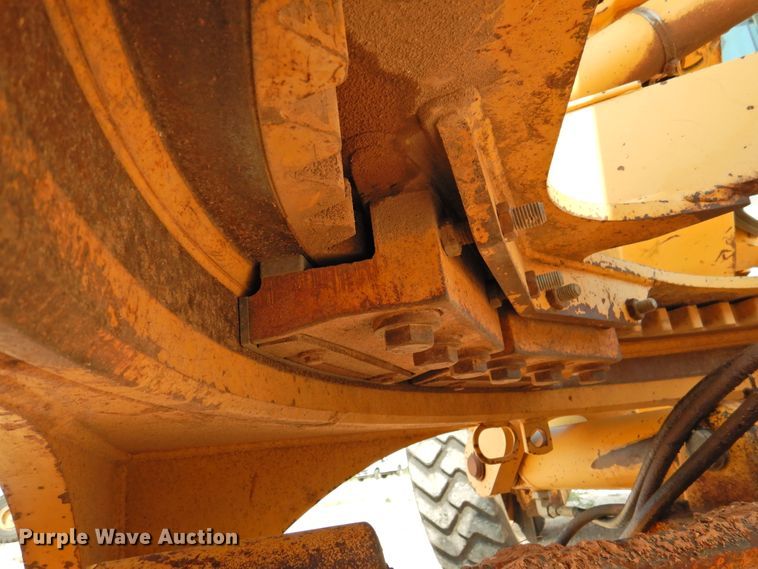 image for item DK2397 1994 John Deere 770B  motor grader