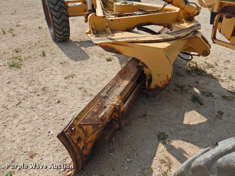 image for item DK2397 1994 John Deere 770B  motor grader