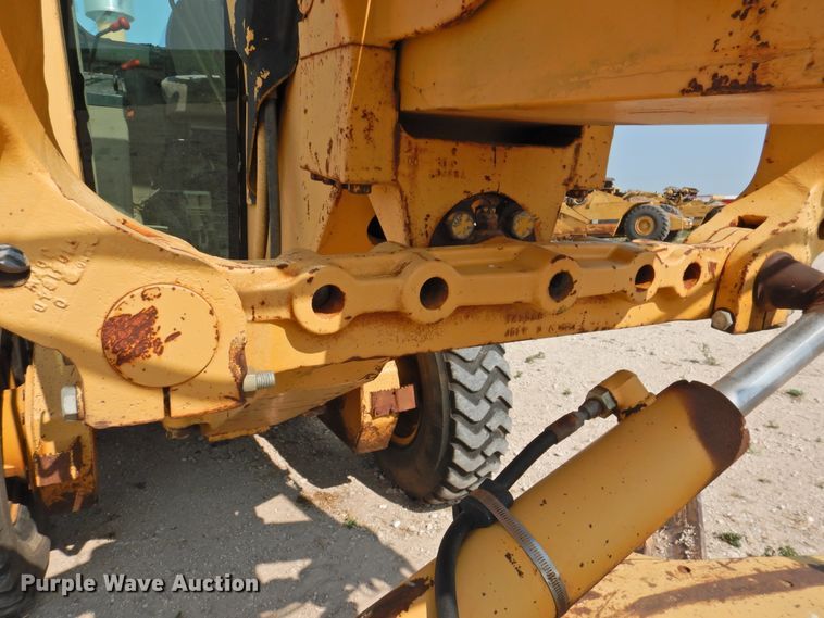 image for item DK2397 1994 John Deere 770B  motor grader