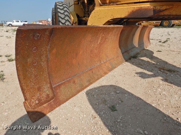 image for item DK2397 1994 John Deere 770B  motor grader