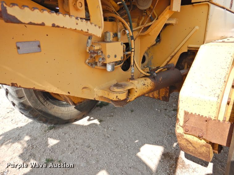 image for item DK2397 1994 John Deere 770B  motor grader