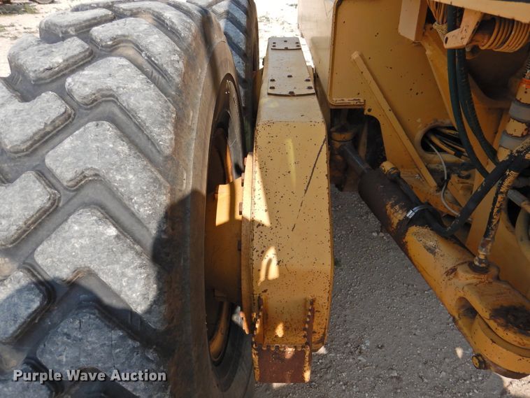 image for item DK2397 1994 John Deere 770B  motor grader