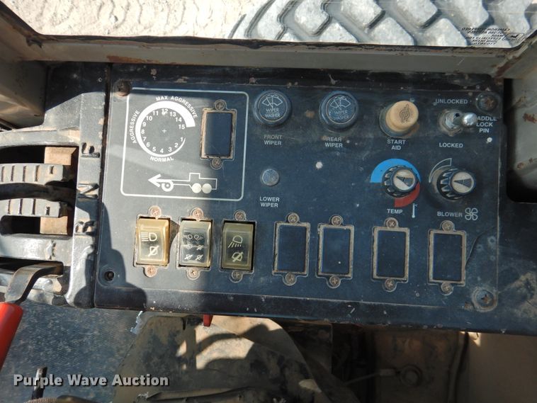 image for item DK2397 1994 John Deere 770B  motor grader