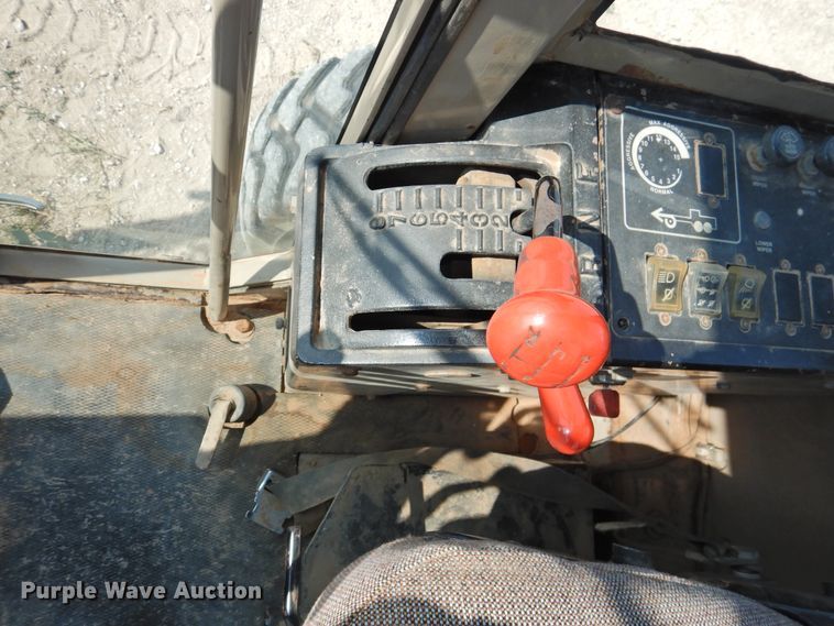 image for item DK2397 1994 John Deere 770B  motor grader