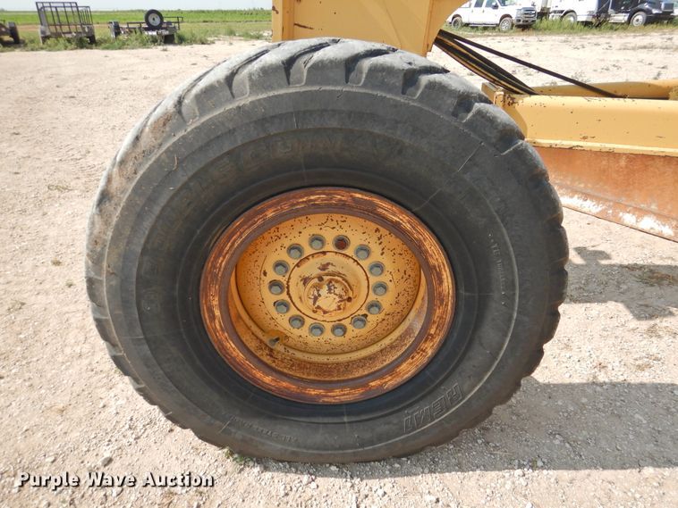 image for item DK2397 1994 John Deere 770B  motor grader