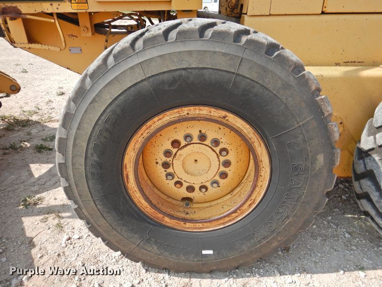 image for item DK2397 1994 John Deere 770B  motor grader