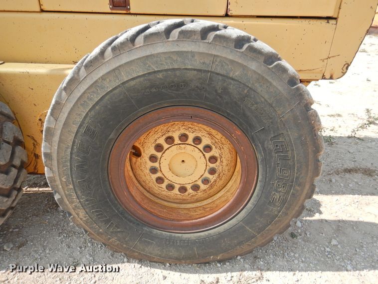 image for item DK2397 1994 John Deere 770B  motor grader