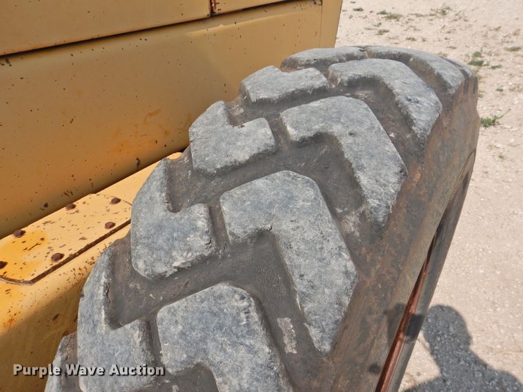 image for item DK2397 1994 John Deere 770B  motor grader