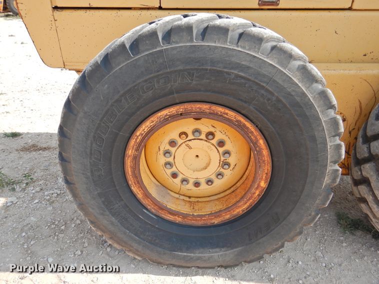 image for item DK2397 1994 John Deere 770B  motor grader