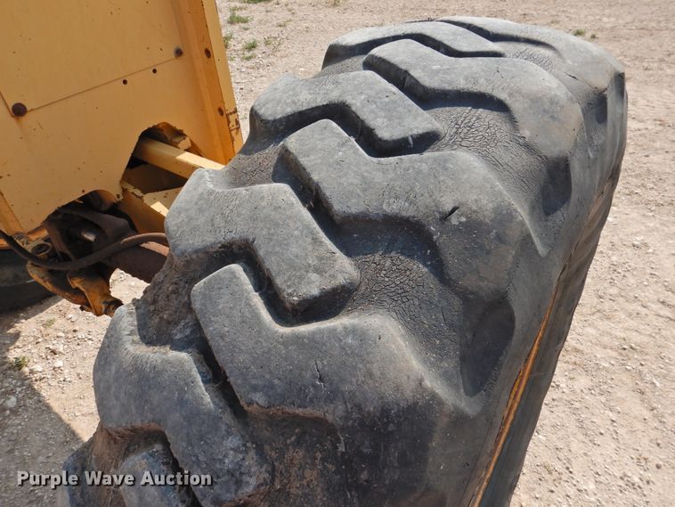 image for item DK2397 1994 John Deere 770B  motor grader