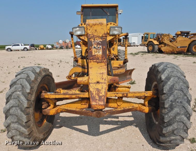image for item DK2398 1969 Caterpillar 12F  rigid frame motor grader