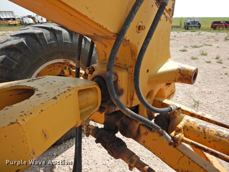 image for item DK2398 1969 Caterpillar 12F  rigid frame motor grader