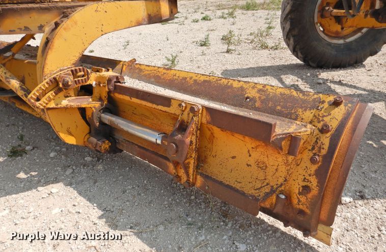image for item DK2398 1969 Caterpillar 12F  rigid frame motor grader