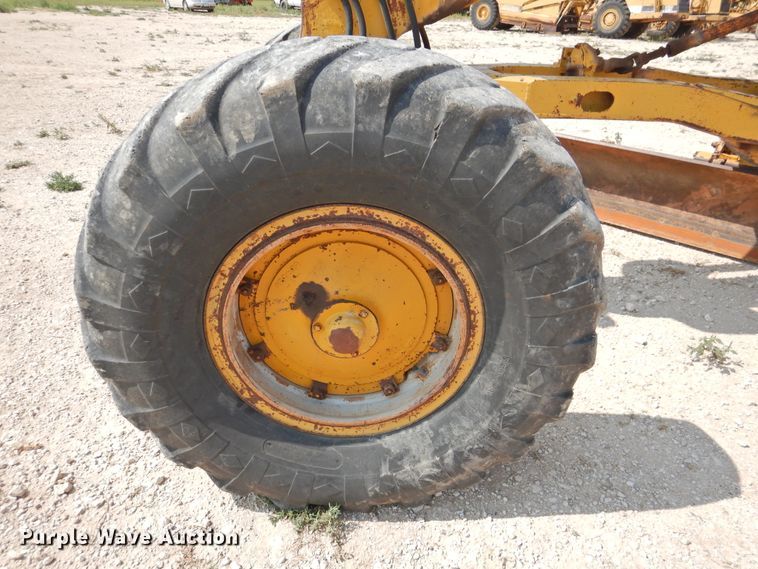 image for item DK2398 1969 Caterpillar 12F  rigid frame motor grader