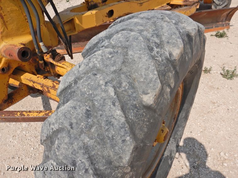 image for item DK2398 1969 Caterpillar 12F  rigid frame motor grader