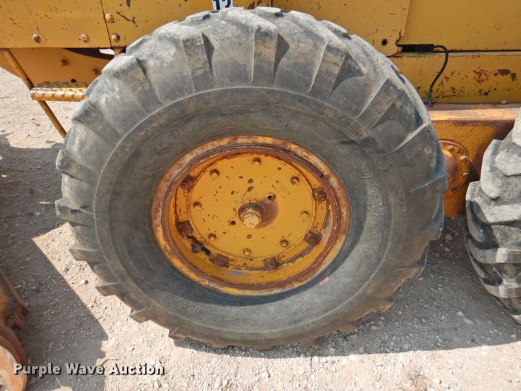 image for item DK2398 1969 Caterpillar 12F  rigid frame motor grader