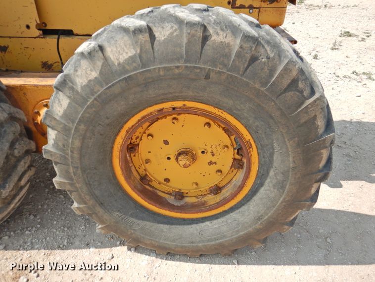 image for item DK2398 1969 Caterpillar 12F  rigid frame motor grader