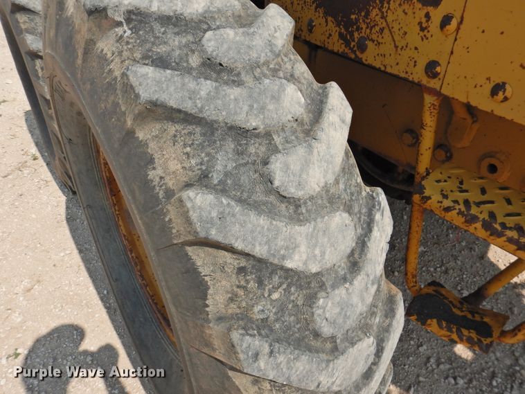 image for item DK2398 1969 Caterpillar 12F  rigid frame motor grader