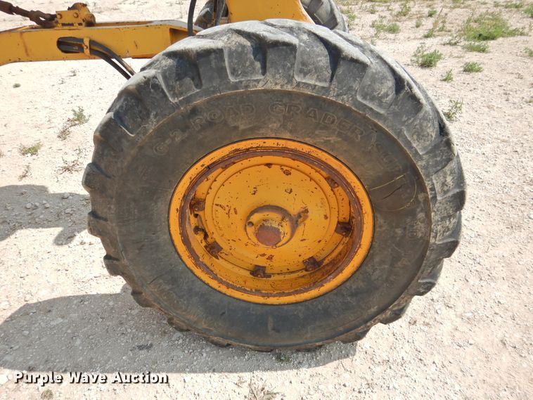 image for item DK2398 1969 Caterpillar 12F  rigid frame motor grader
