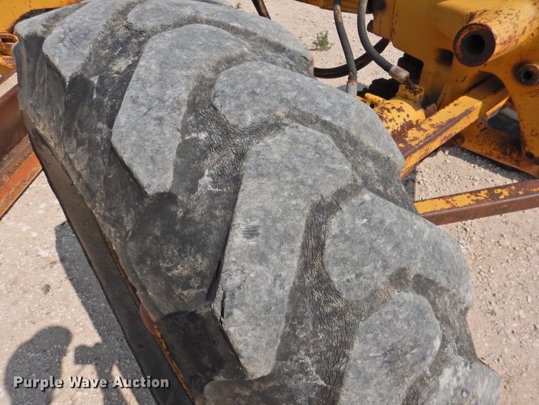 image for item DK2398 1969 Caterpillar 12F  rigid frame motor grader