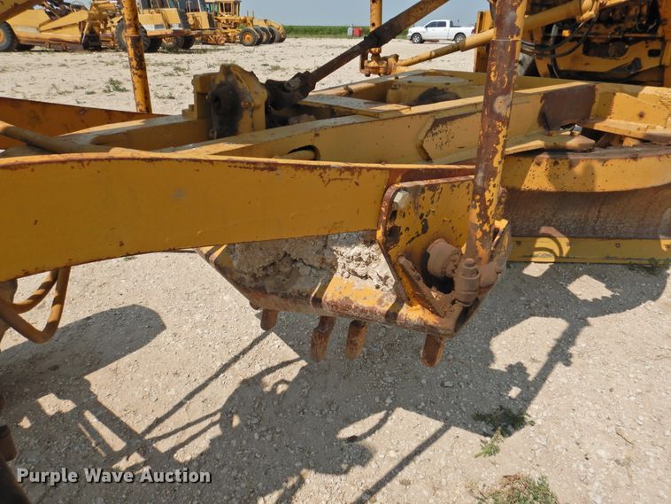 image for item DK2399 1970 Caterpillar 14E  rigid frame motor grader