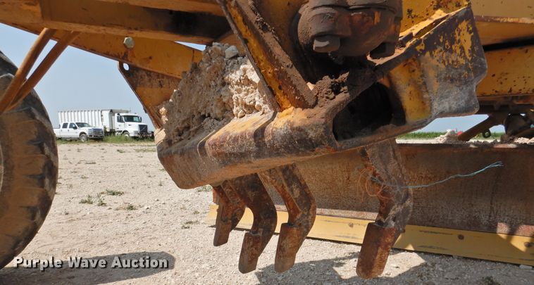 image for item DK2399 1970 Caterpillar 14E  rigid frame motor grader