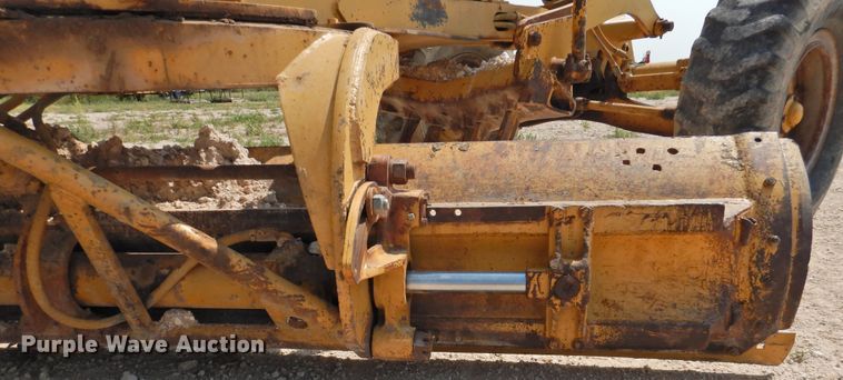 image for item DK2399 1970 Caterpillar 14E  rigid frame motor grader