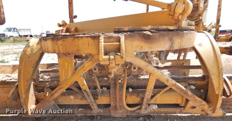 image for item DK2399 1970 Caterpillar 14E  rigid frame motor grader