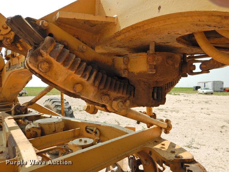 image for item DK2399 1970 Caterpillar 14E  rigid frame motor grader