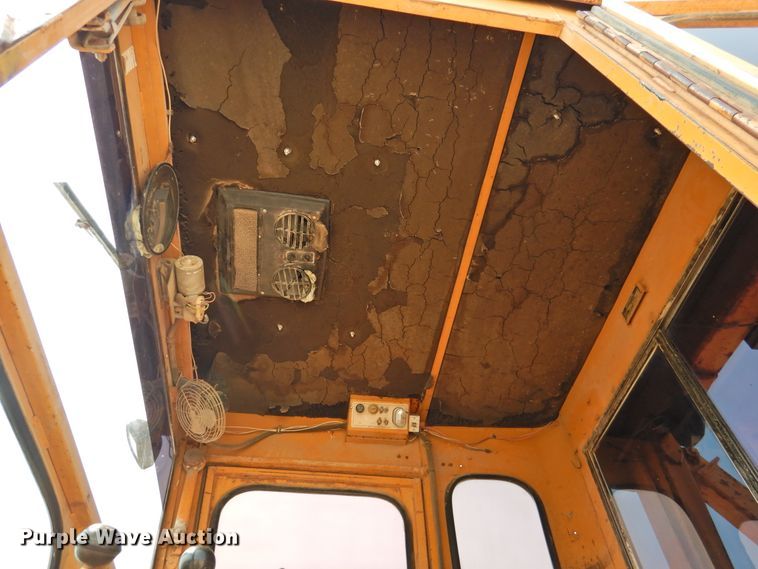 image for item DK2399 1970 Caterpillar 14E  rigid frame motor grader