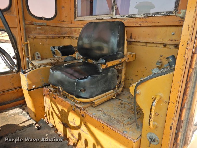 image for item DK2399 1970 Caterpillar 14E  rigid frame motor grader