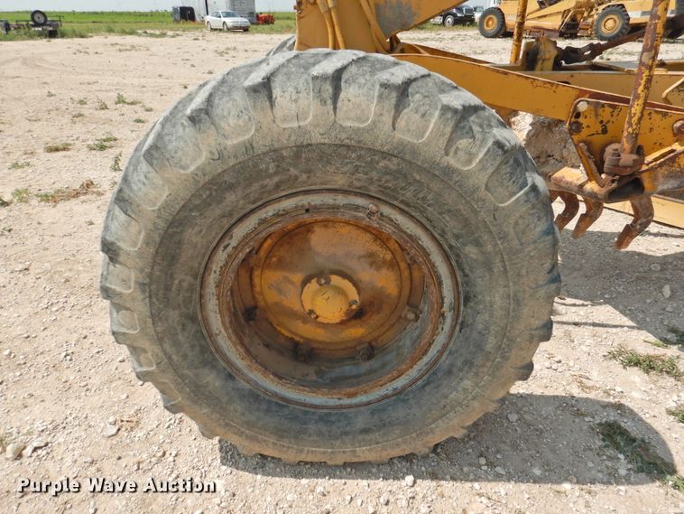 image for item DK2399 1970 Caterpillar 14E  rigid frame motor grader