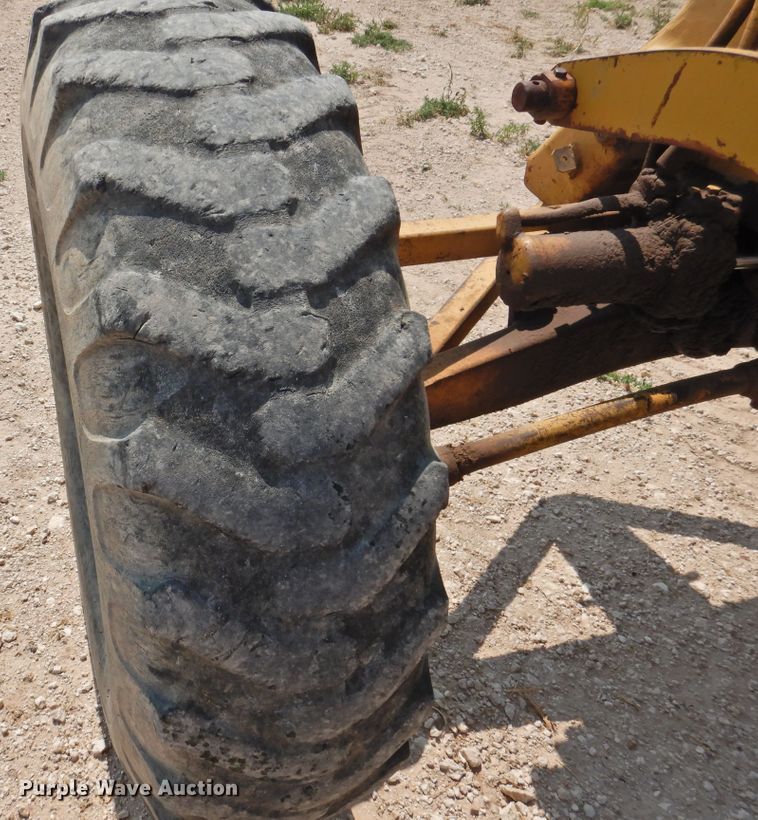 image for item DK2399 1970 Caterpillar 14E  rigid frame motor grader