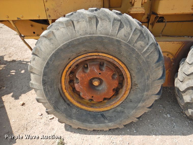 image for item DK2399 1970 Caterpillar 14E  rigid frame motor grader